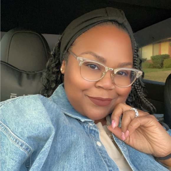 Meet your Posher, April - Picture 4 of 14